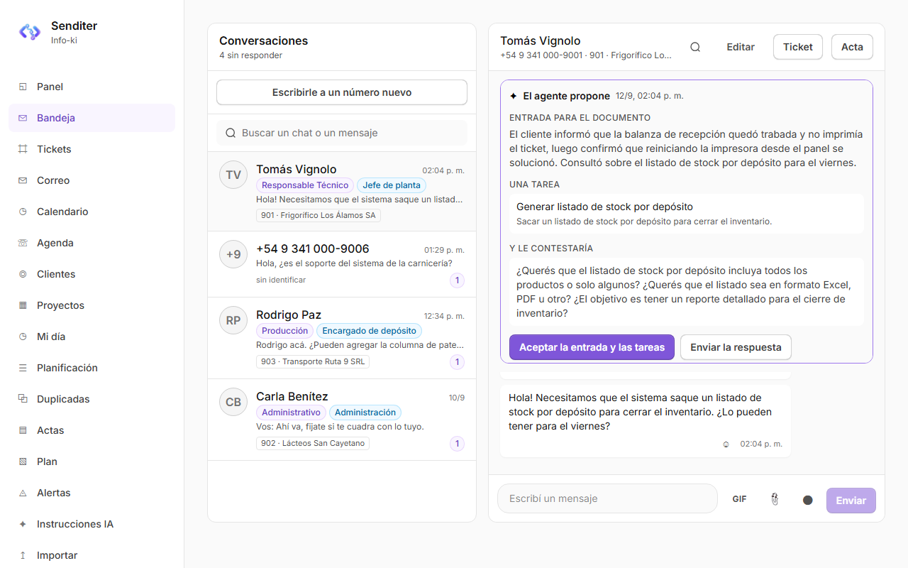 La bandeja con una conversación abierta
